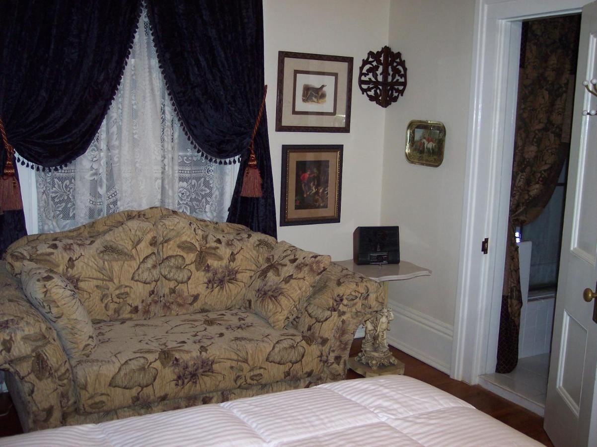 | Shadowlawn Bed and Breakfast