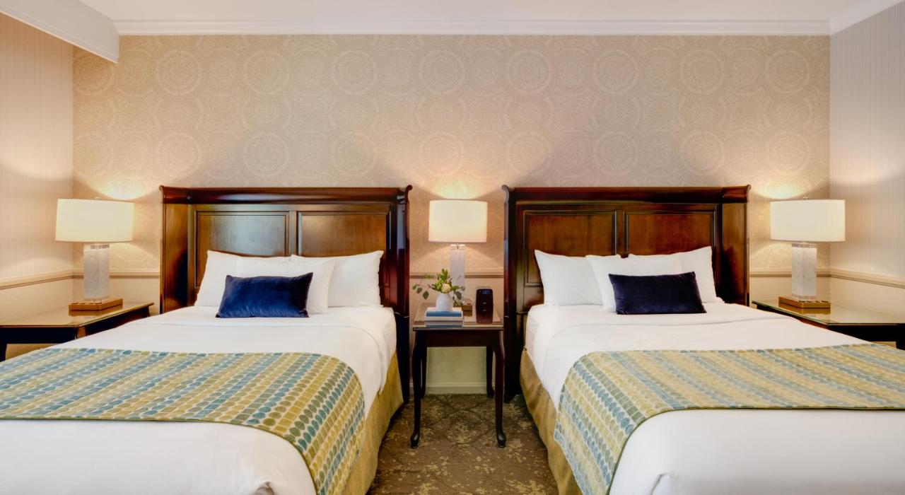 Queen Studio at Ayres Hotel Corona – Riverside
