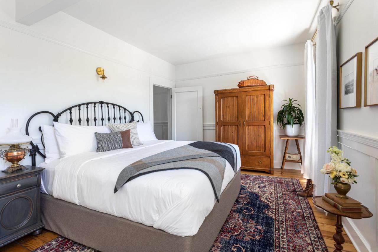 | The Holbrooke Hotel