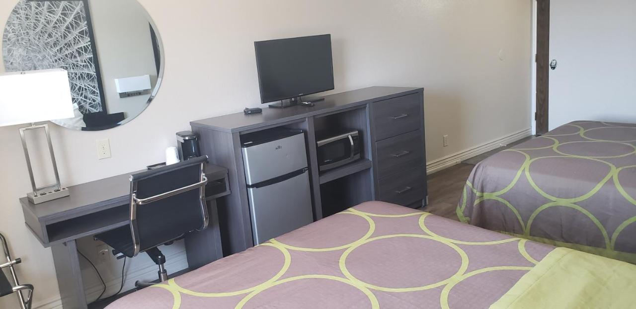2 Queen Beds, Deluxe, Non-Smoking at Super 8 by Wyndham Goodyear/Phoenix Area