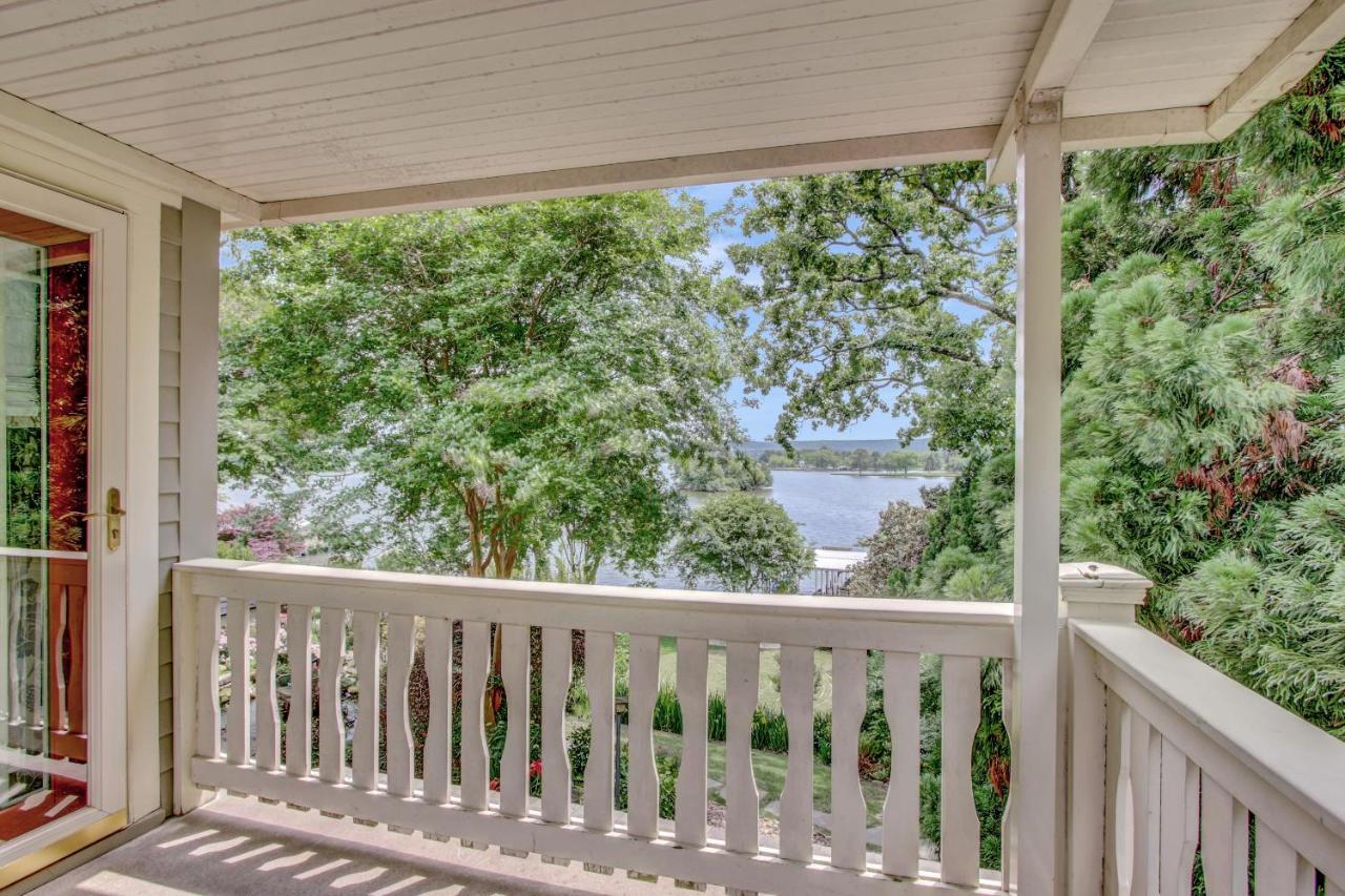 | Lookout Point Lakeside Inn