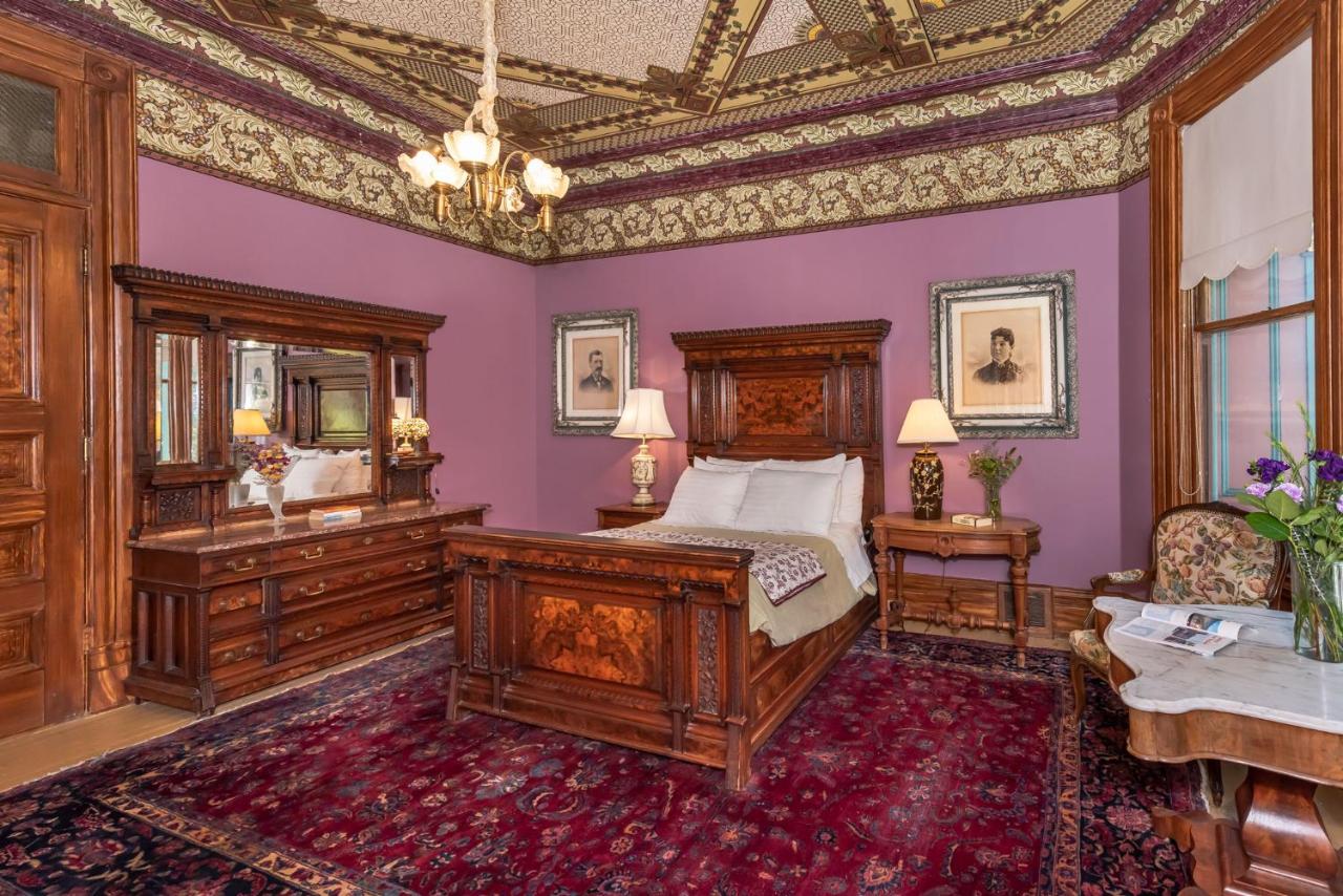 | Chateau Tivoli Bed and Breakfast