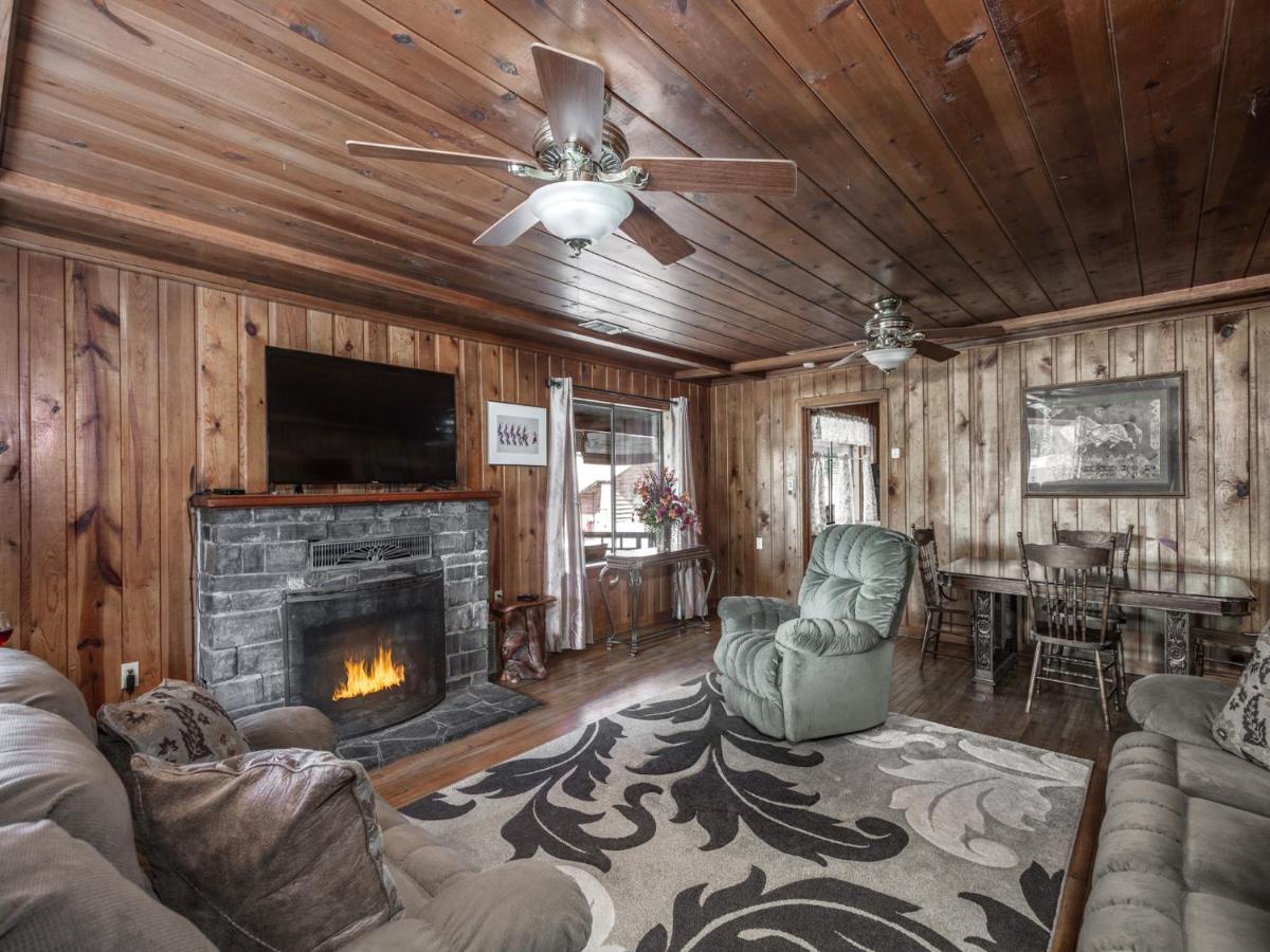 | Alpine Cabin, 3 Bedrooms, Deck, Sleeps 8