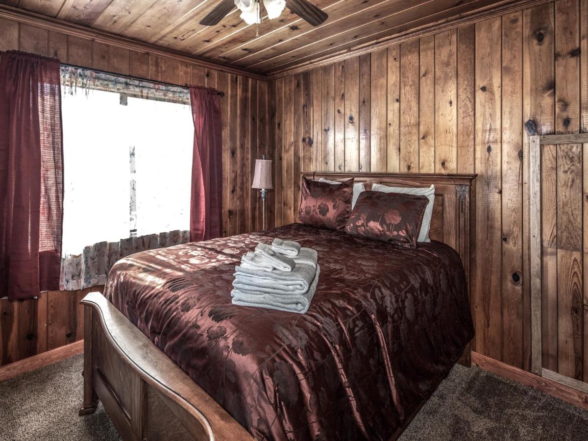 | Alpine Cabin, 3 Bedrooms, Deck, Sleeps 8