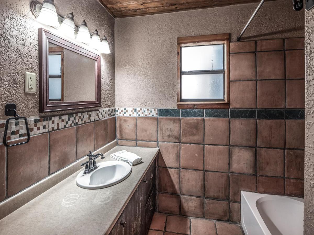 | Alpine Cabin, 3 Bedrooms, Deck, Sleeps 8