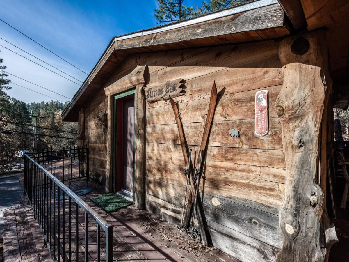 | Sleeping Bear, 2 Bedrooms, Front Deck, Midtown, Sleeps 6