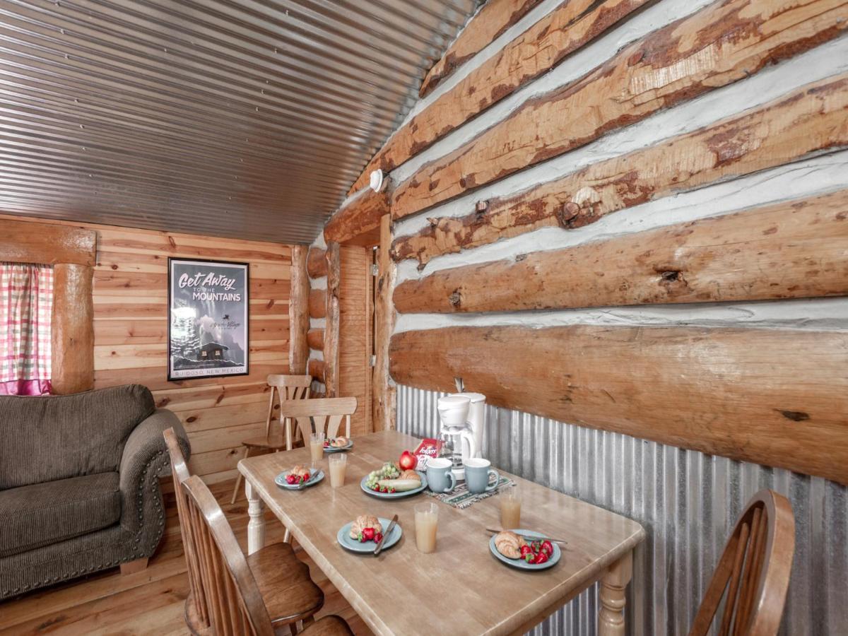 | Sleeping Bear, 2 Bedrooms, Front Deck, Midtown, Sleeps 6