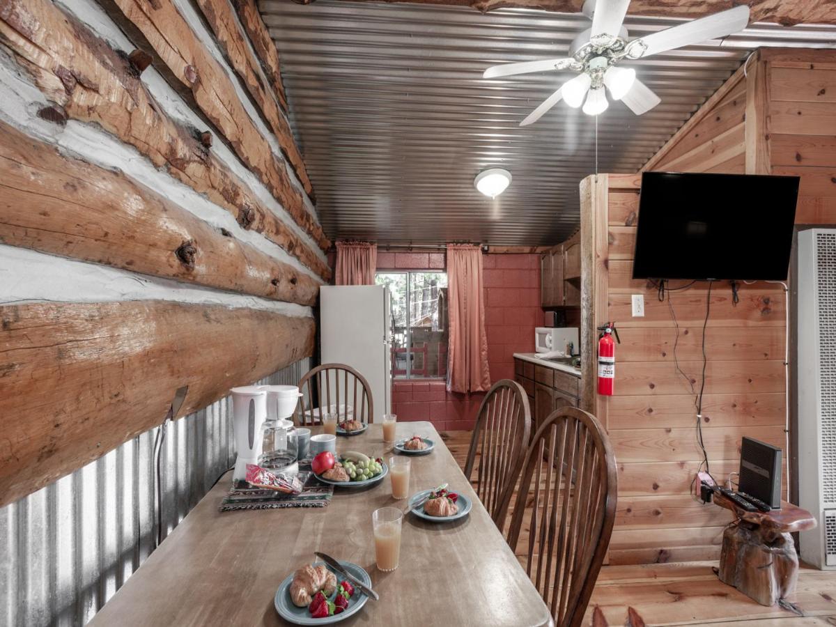 | Sleeping Bear, 2 Bedrooms, Front Deck, Midtown, Sleeps 6