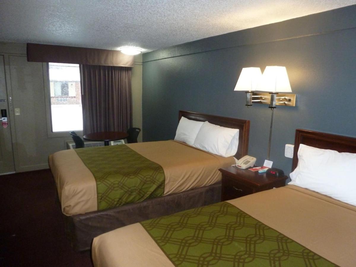 Double Room with Two Double Beds - Smoking at Econo Lodge Pittsburgh I-79