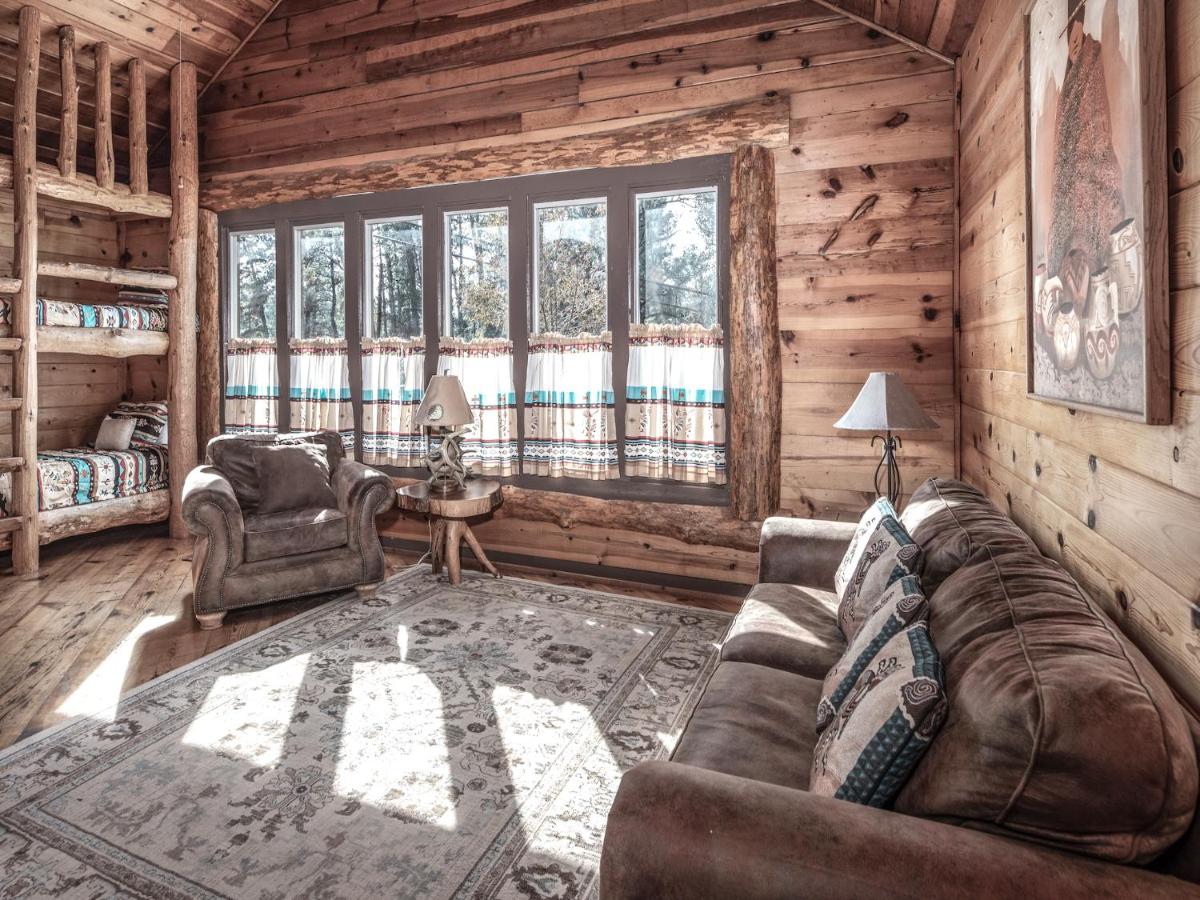 | Big Bear, 3 Bedrooms, Stone Fireplace, Midtown, Sleeps 8