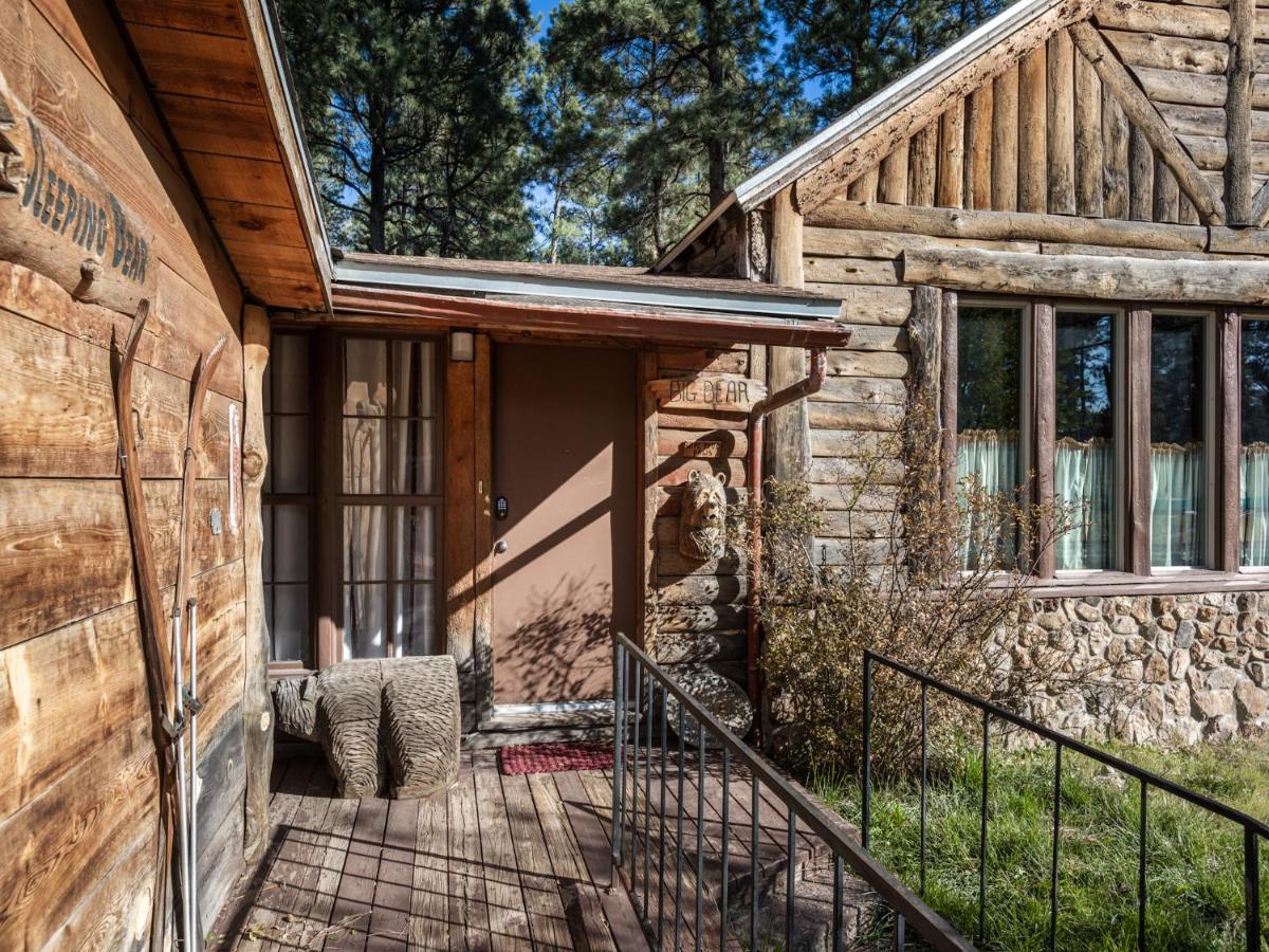 | Big Bear, 3 Bedrooms, Stone Fireplace, Midtown, Sleeps 8
