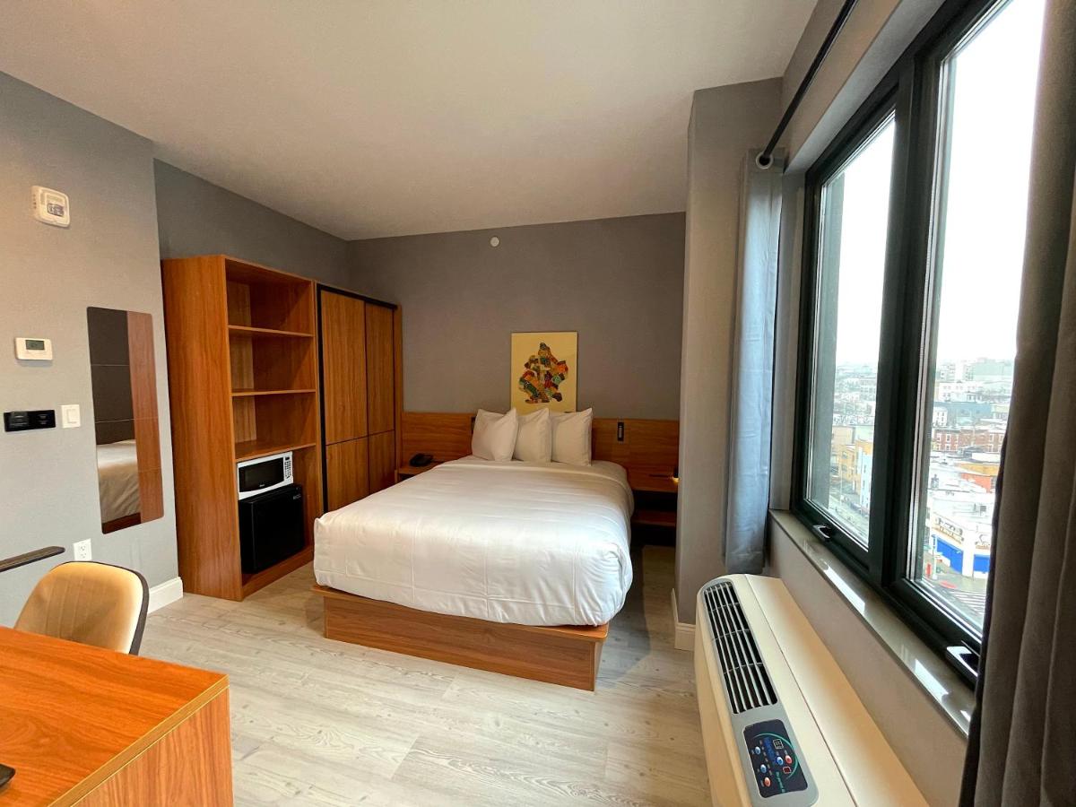 Queen Room at Liberty View Brooklyn hotel