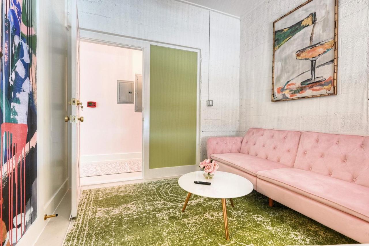  | The Oleander Hotel Room 6