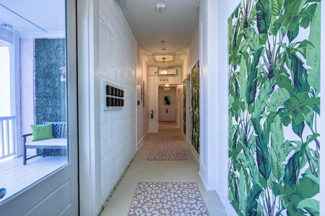  | The Oleander Hotel Room 6