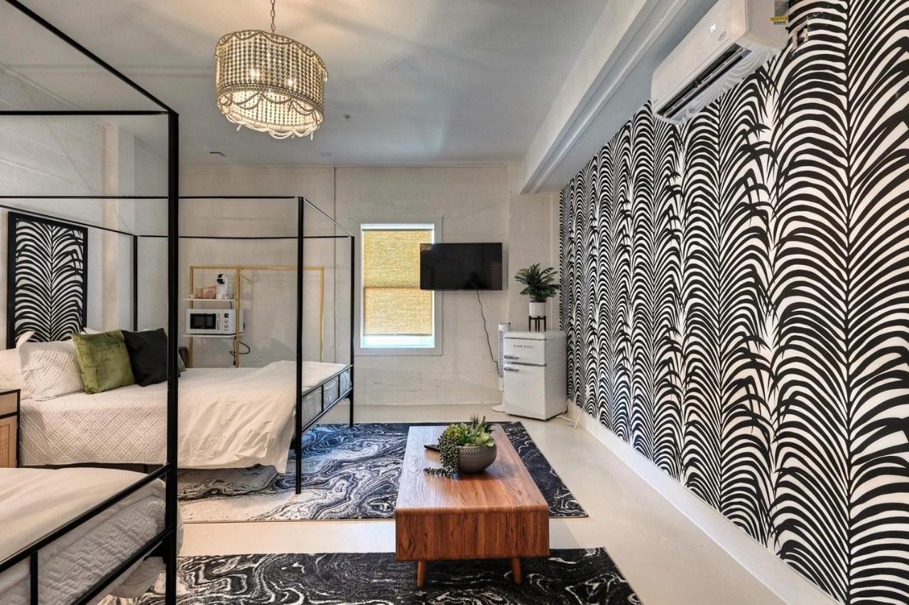 | The Oleander Hotel Room 8