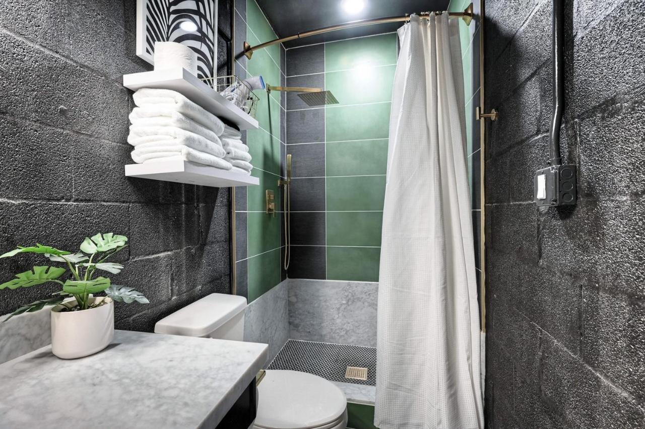 | The Oleander Hotel Room 8