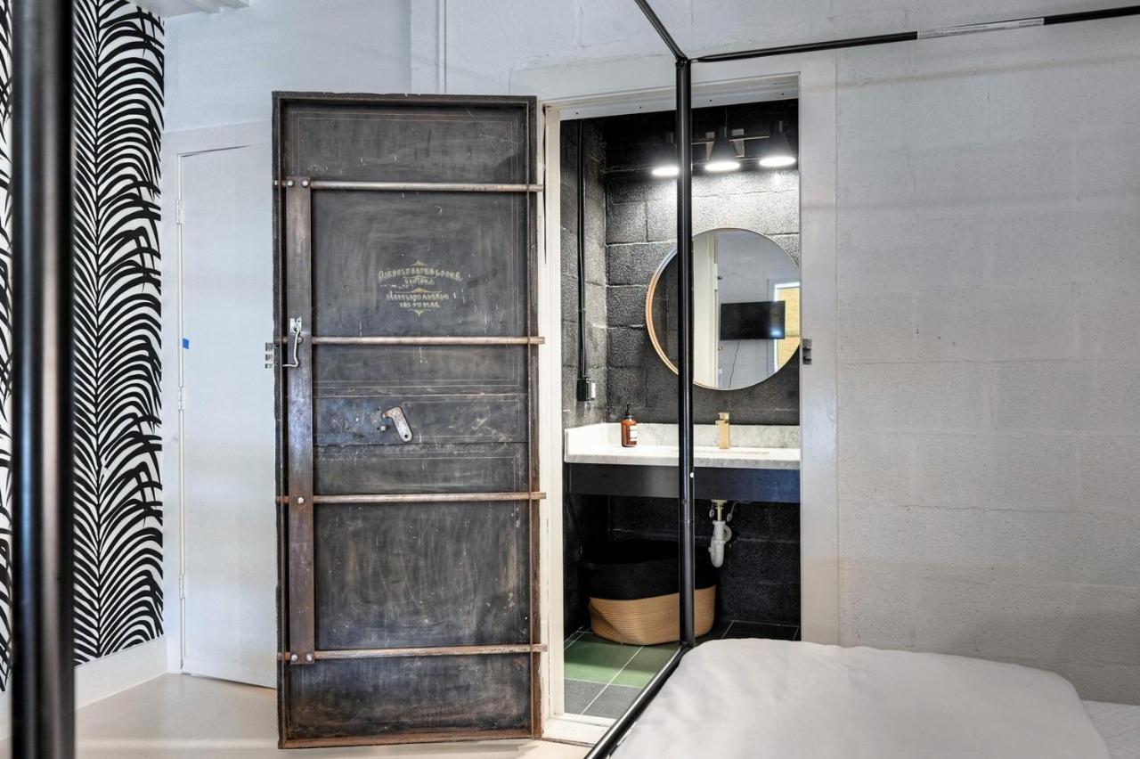 | The Oleander Hotel Room 8