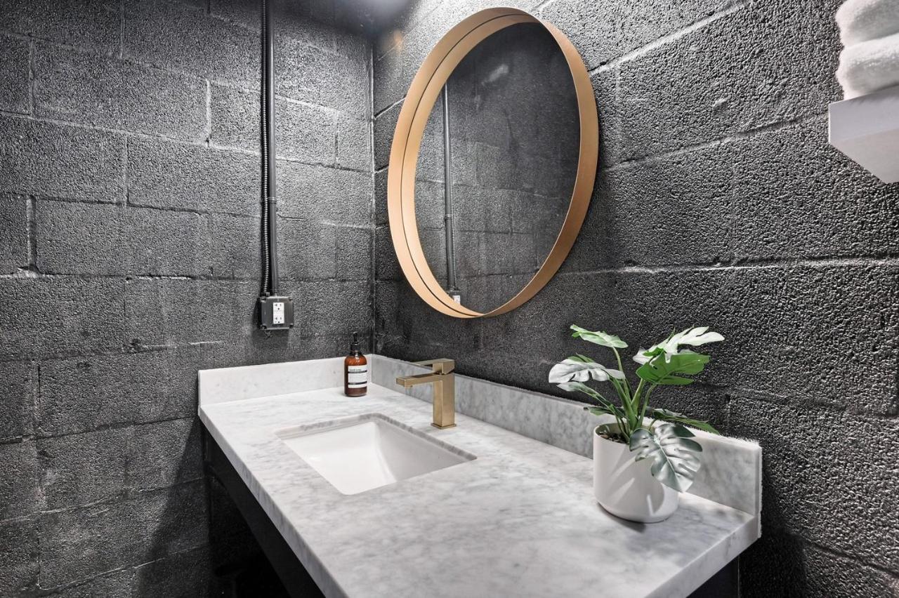 | The Oleander Hotel Room 8