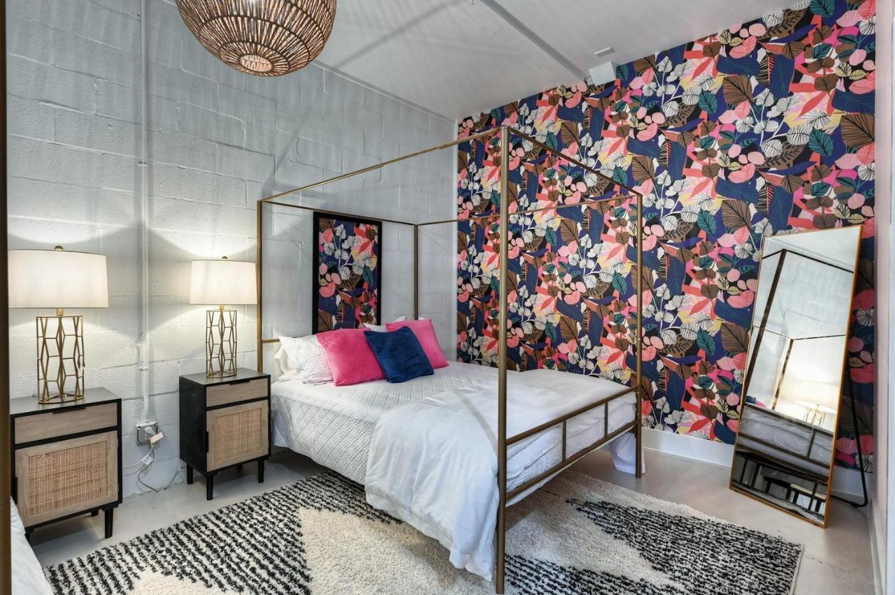| The Oleander Hotel Room 10