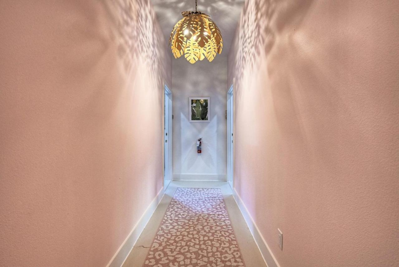 | The Oleander Hotel Room 10