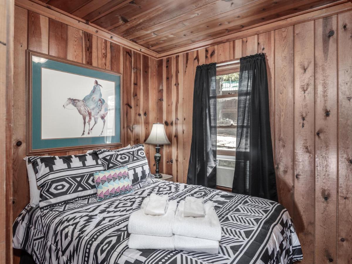 | Tiny Two, 2 Bedrooms, Midtown, Sleeps 4