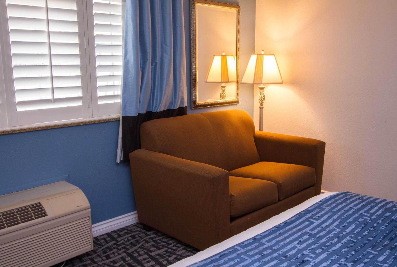  | Regency Inn in Los Angeles