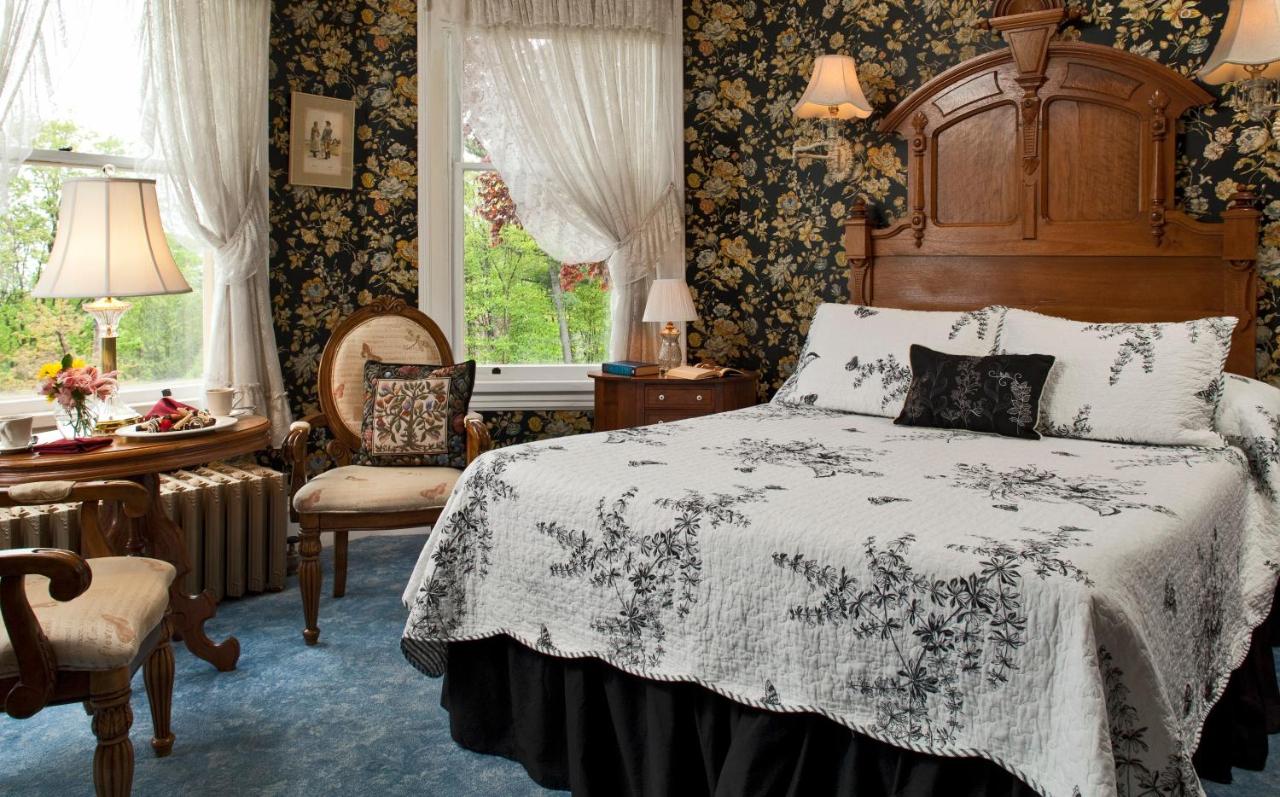 | Old Rittenhouse Inn