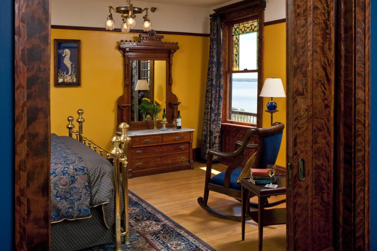 | Old Rittenhouse Inn