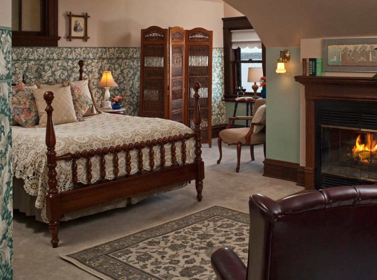 | Old Rittenhouse Inn