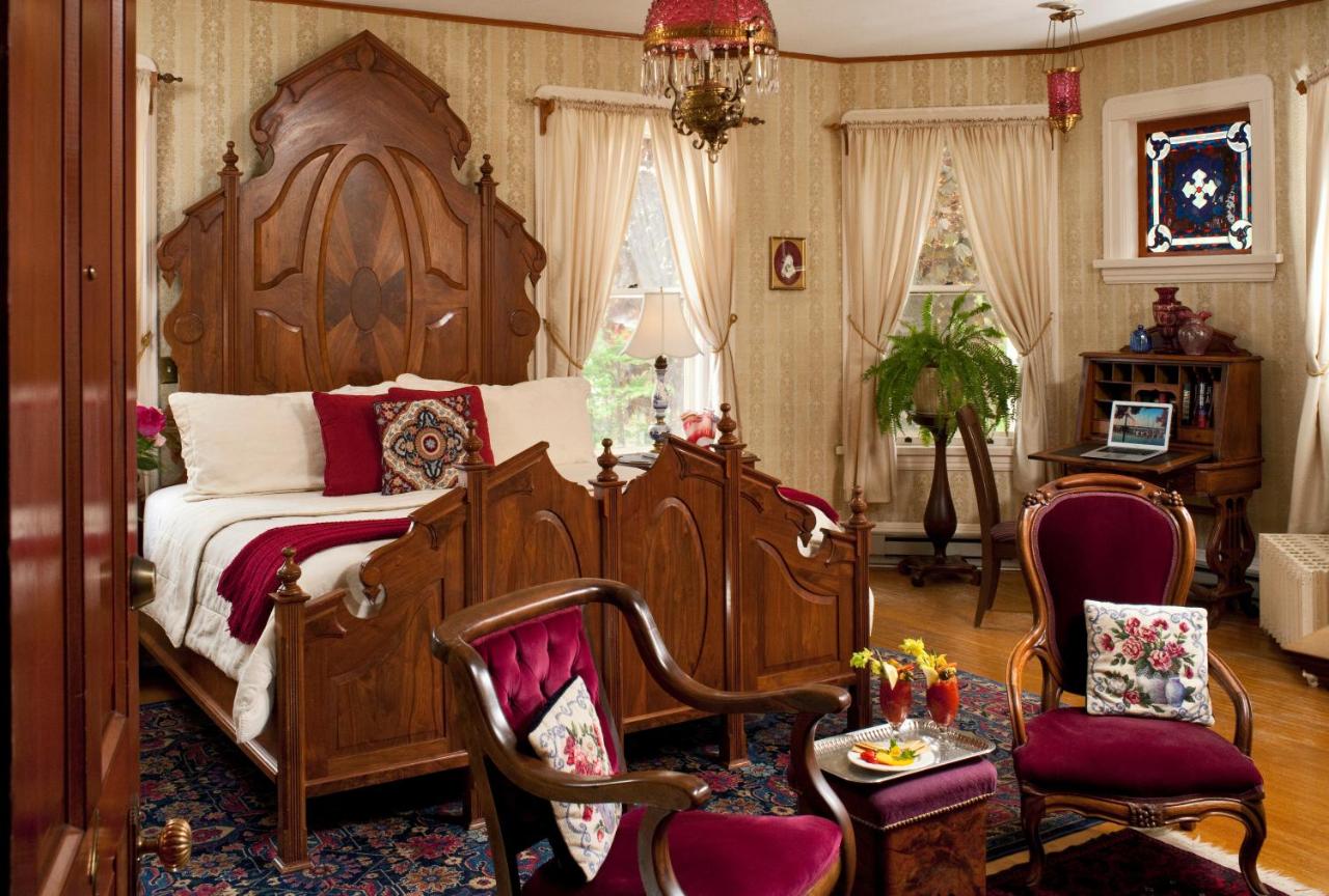 | Old Rittenhouse Inn