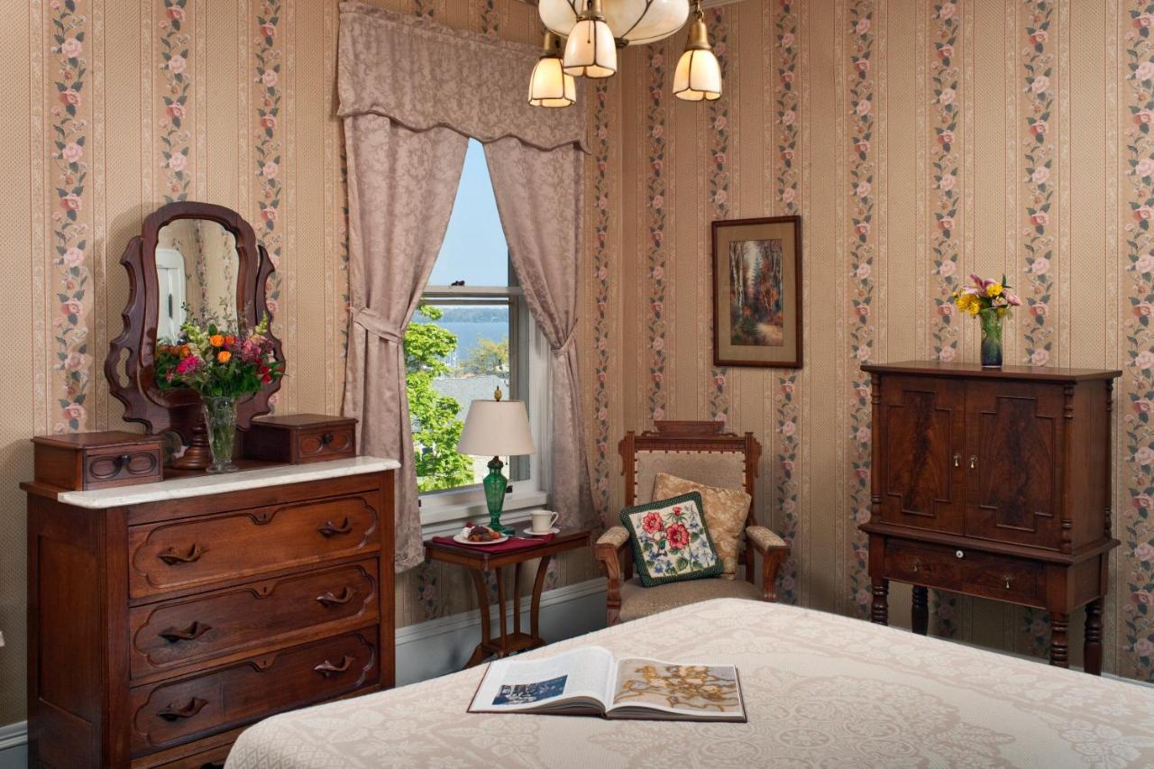 | Old Rittenhouse Inn