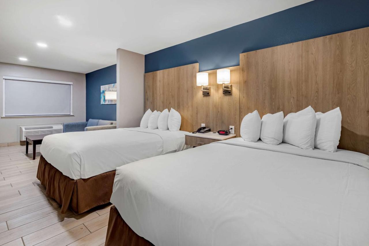 Queen Room with Two Queen Beds and Mobility Accessible Roll-In Shower at Best Western Plus Edinburg Inn & Suites
