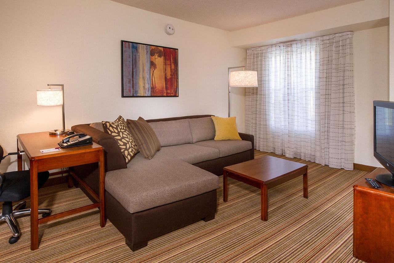 One Bedroom Suite Queen at Sonesta ES Suites Charlottesville University