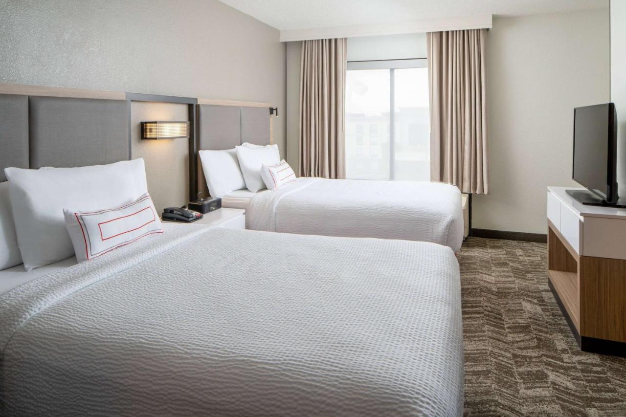 Mobility Accessible Two Doubles Suite Roll-In Shower at Sonesta Select Nashville Airport Suites