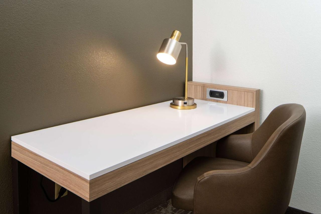 Hearing Accessible King Suite at Sonesta Select Nashville Airport Suites