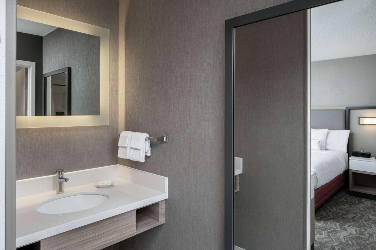 Hearing Accessible King Suite at Sonesta Select Nashville Airport Suites