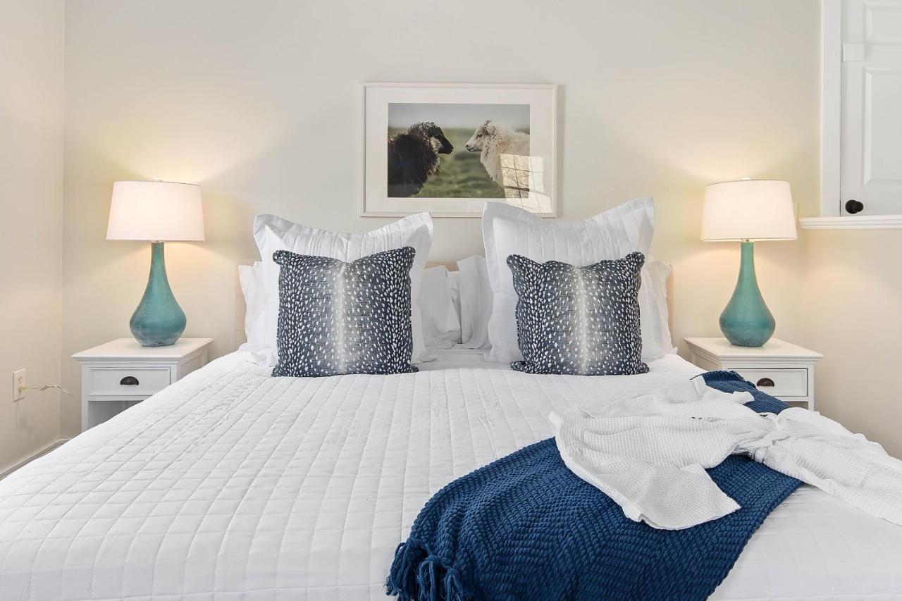 | Lambert's Cove Inn & Resort