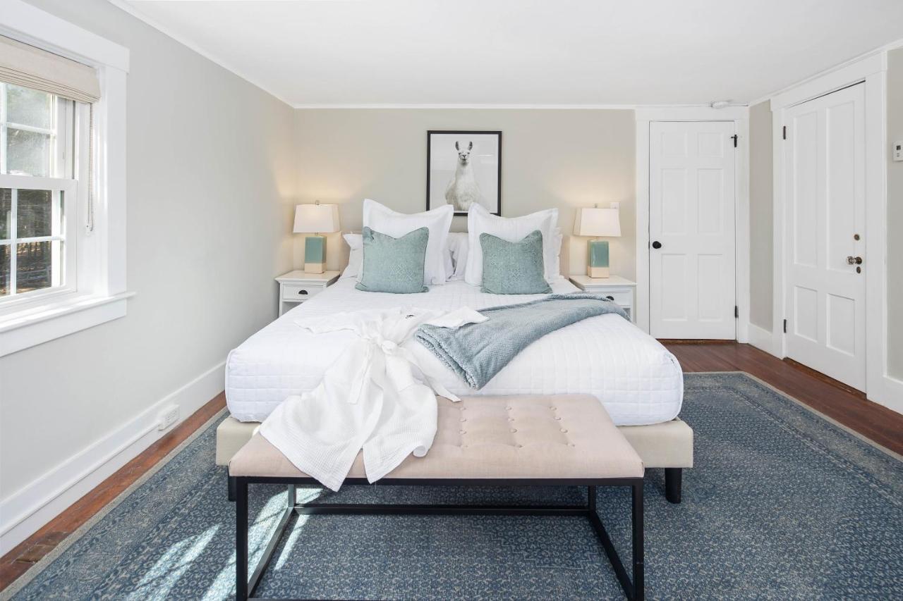 | Lambert's Cove Inn & Resort