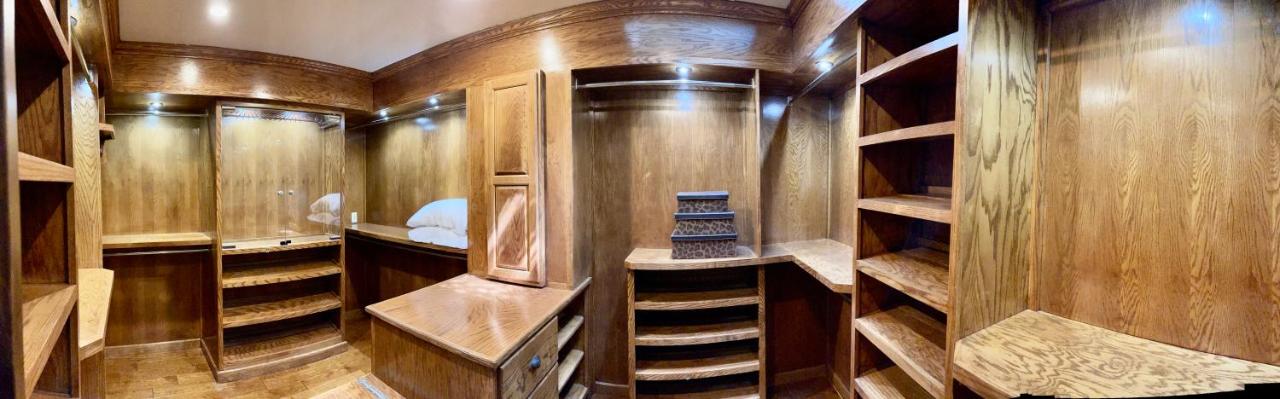 | Louisiana Cajun Mansion