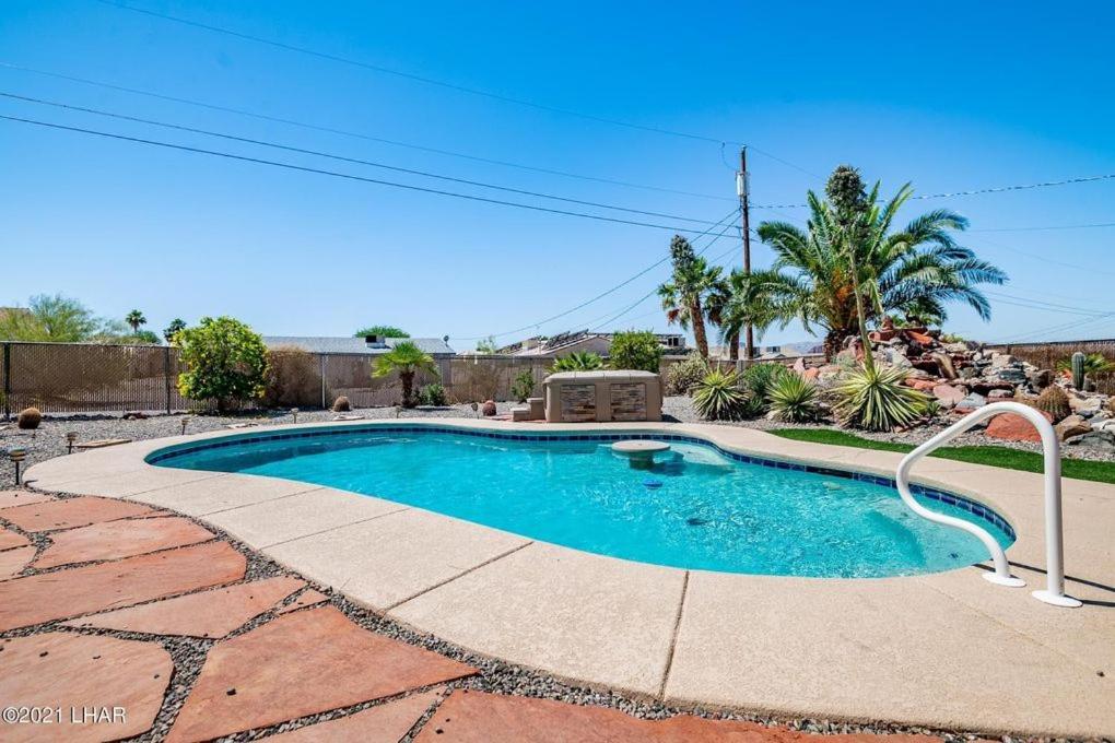 | Makin’ Waves – Pool, Spa, Relaxing Getaway