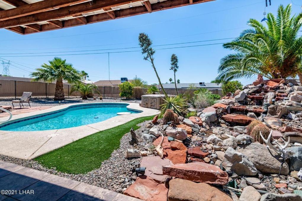 | Makin’ Waves – Pool, Spa, Relaxing Getaway