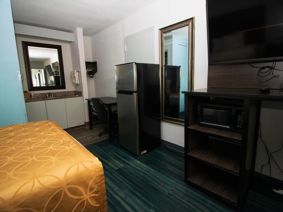 King Room at Sweet Dream Inn University Park