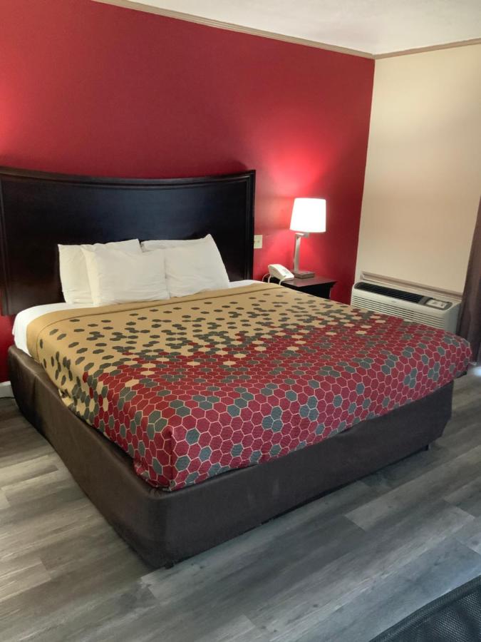 Large King Room - Non-Smoking at Perry Inn & Suites National Fairground I 75