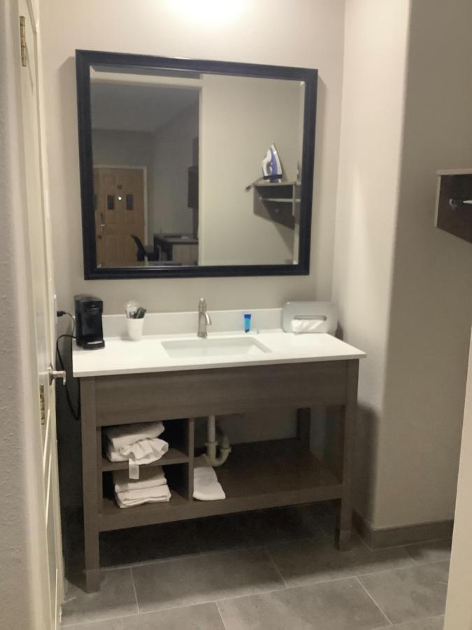 Queen Room with Two Queen Beds at Americas Best Value Inn & Suites San Benito