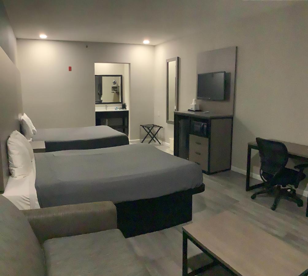 Queen Room with Two Queen Beds at Americas Best Value Inn & Suites San Benito
