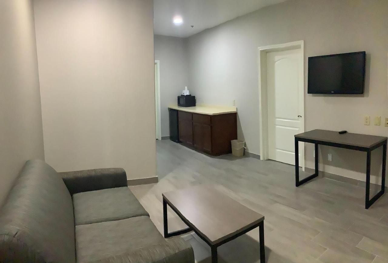 King Suite at Americas Best Value Inn & Suites San Benito