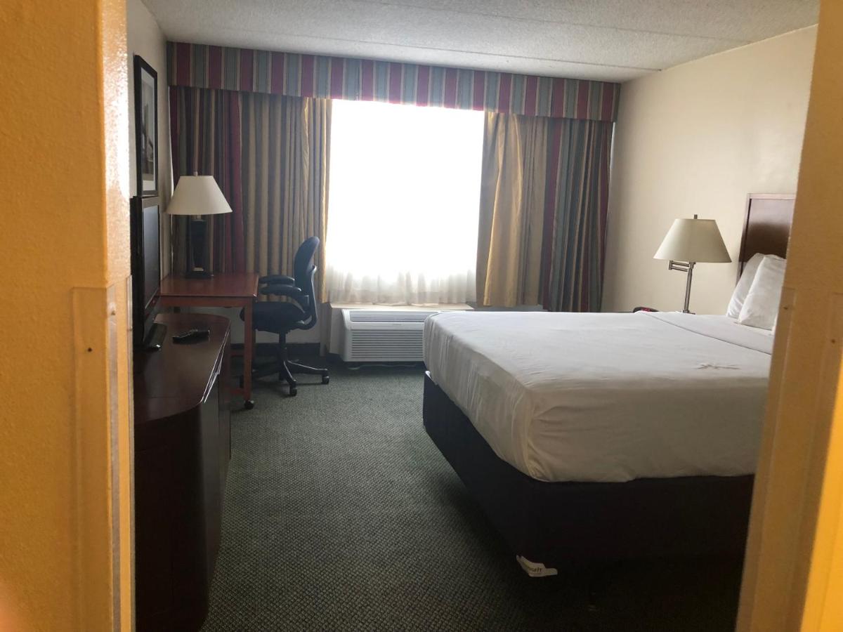 | E Hotel Banquet & Conference Center