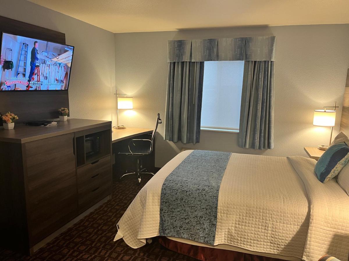 | Garnett Hotel & RV Park