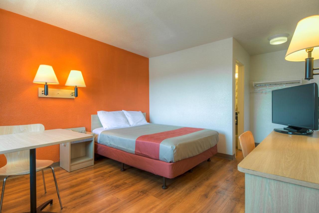 | Motel 6-San Ysidro, CA - San Diego - Border