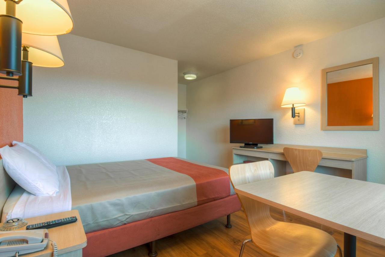 | Motel 6-San Ysidro, CA - San Diego - Border